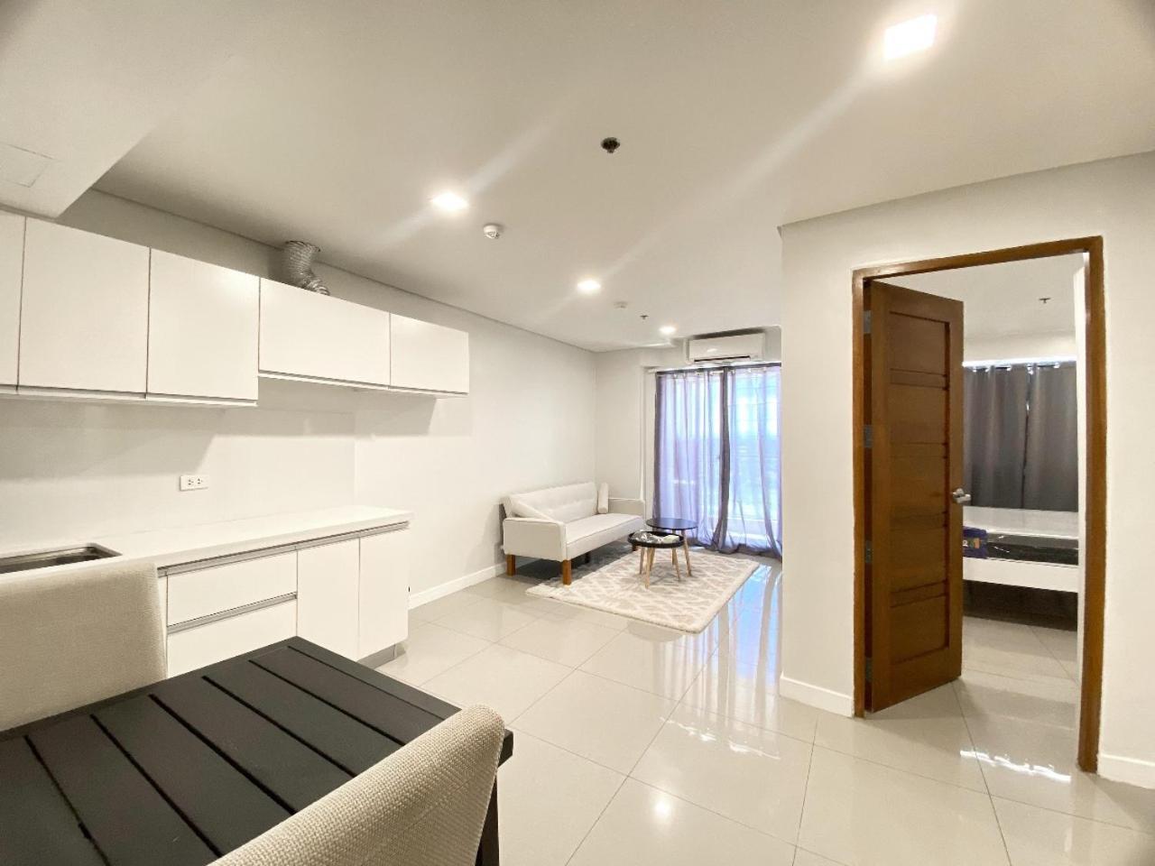 Sapphire Seaview Park Manila Exterior foto